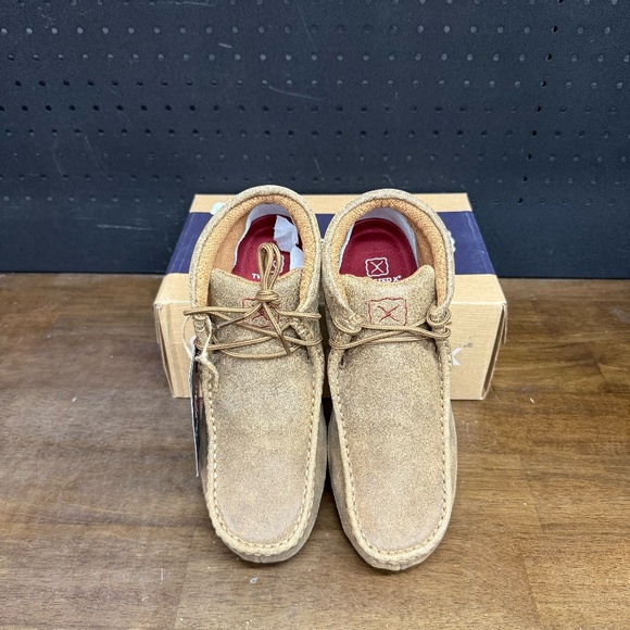 New W/ Box! Women's Twisted X Driving Mocs D Toe Brown Bomber Shoes Size 8 - Picture 3 of 5